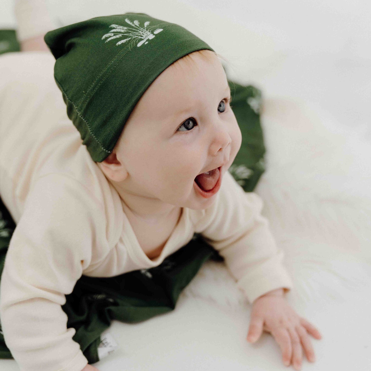 Native Grasslands Green 6-In-1 Multi-Use Cover  | Includes Free Top Knot Beanie