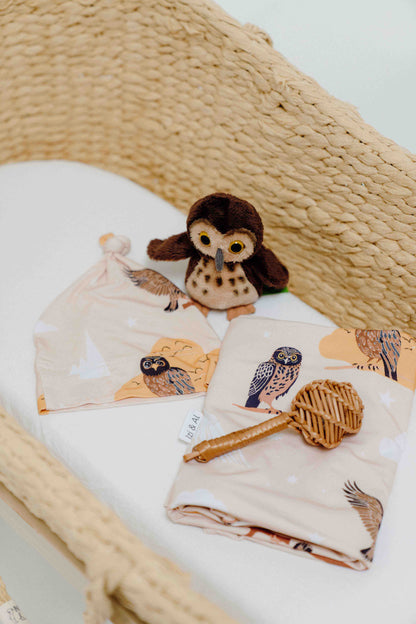 Ruru & Taranaki - Owl & Mountains Top Knot Beanie